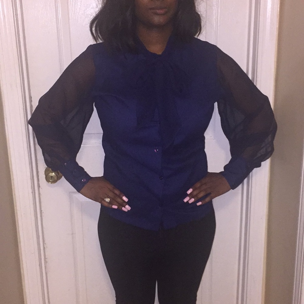 🔥🔥Tie front/sheer sleeves